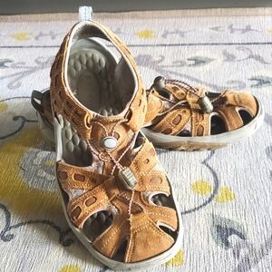 Privo Tan Sandals Size 7 M⚜️🤎⚜️